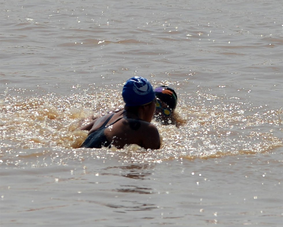 全运会江苏天津两选手因碰撞水中厮打