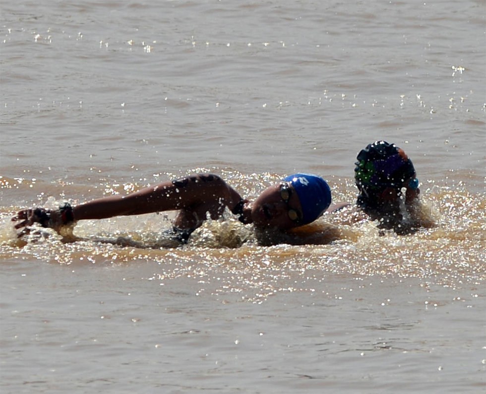 全运会江苏天津两选手因碰撞水中厮打
