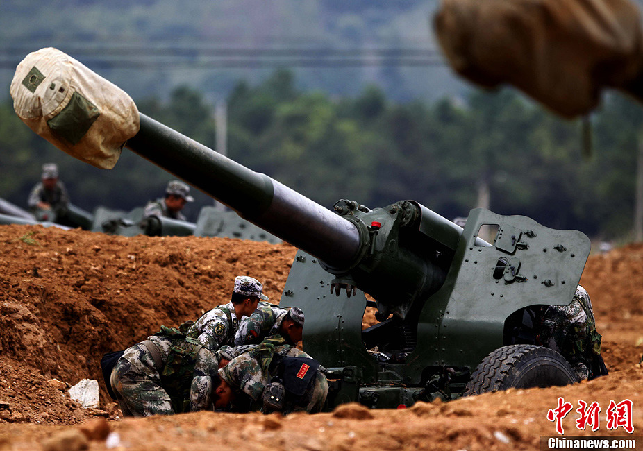 炮兵实弹对抗3炮兵旅打成一团