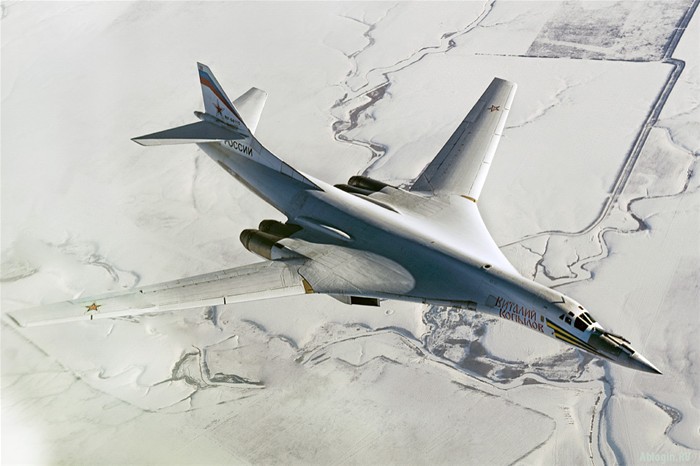 俄罗斯大白鹅轰炸机图片