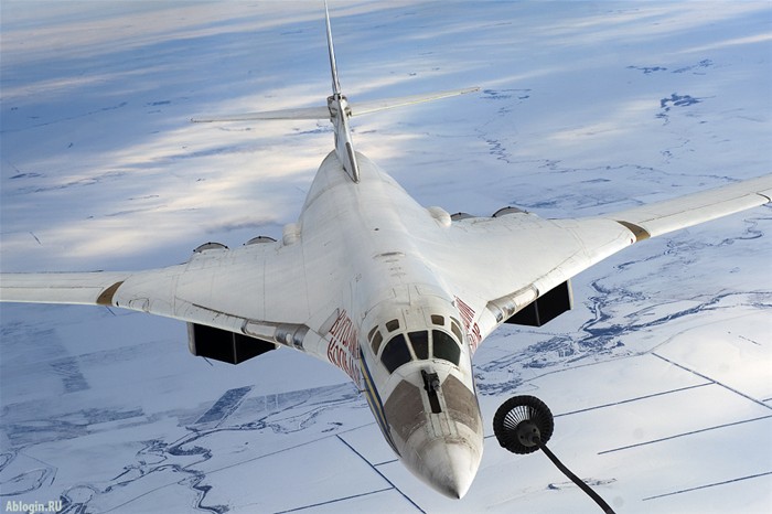 俄罗斯大白鹅轰炸机图片