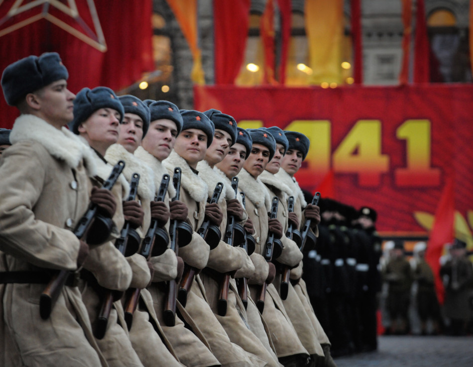 莫斯科红场阅兵不忘当年历史