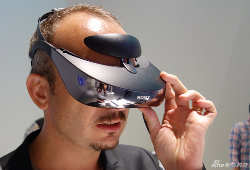 索尼新一代无线头戴显示设备hmz亮相