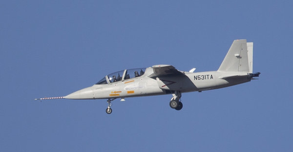 正在试飞的"蝎子"轻型攻击机