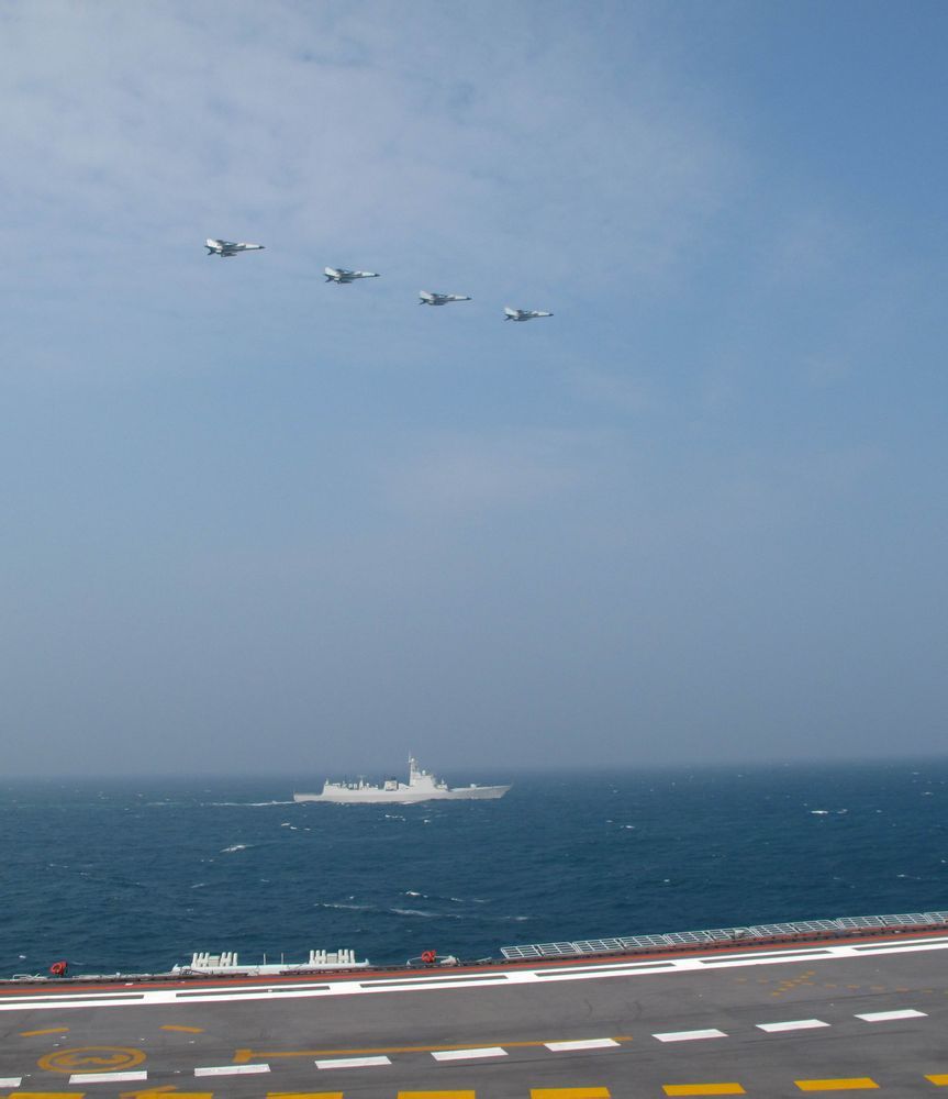 中国海军航母编队海空演练猛图