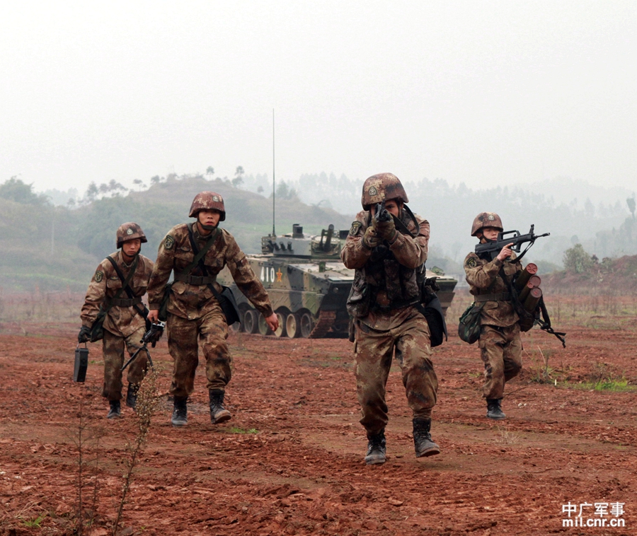 04a重型步兵战车装备川军部队