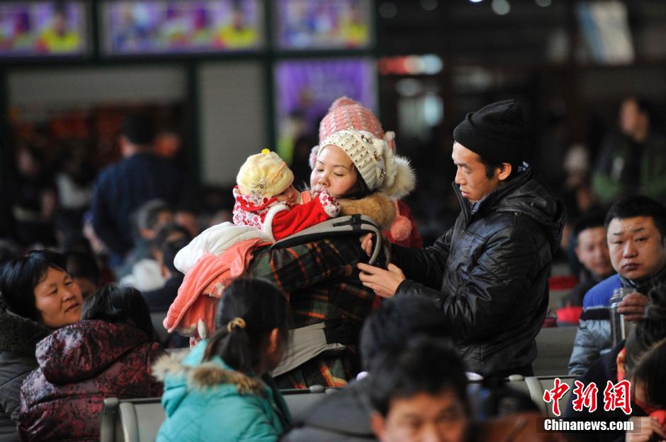 重庆外出务工人员提前返乡避春运高峰