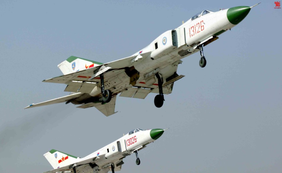 中国空军空12师装备的歼8ii型战机