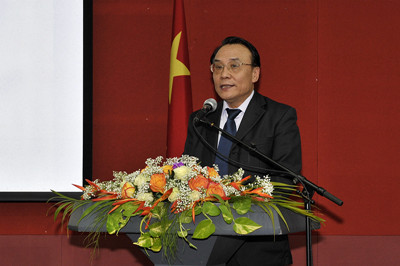 驻加蓬大使孙继文举办中国电视剧媳妇的美好时代首播发布会