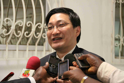 驻多哥大使刘豫锡拜会多哥总理阿胡梅祖努