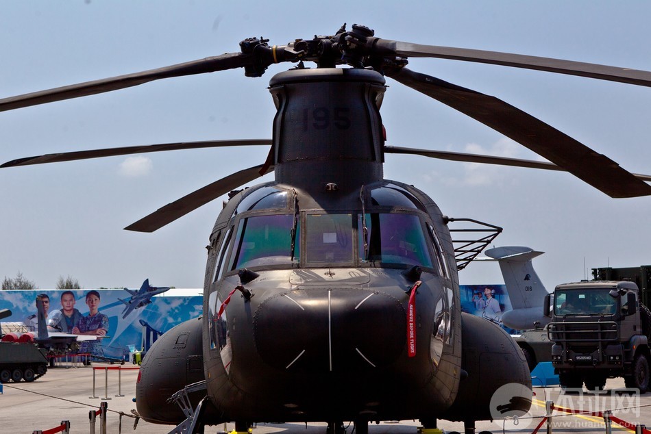 新加坡空军装备的ch-47支奴干直升机(岳书华 摄 鸣谢中国航空报)