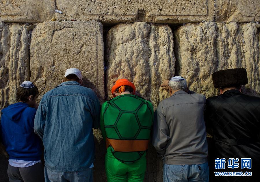 耶路撒冷犹太教徒化装庆祝普林节