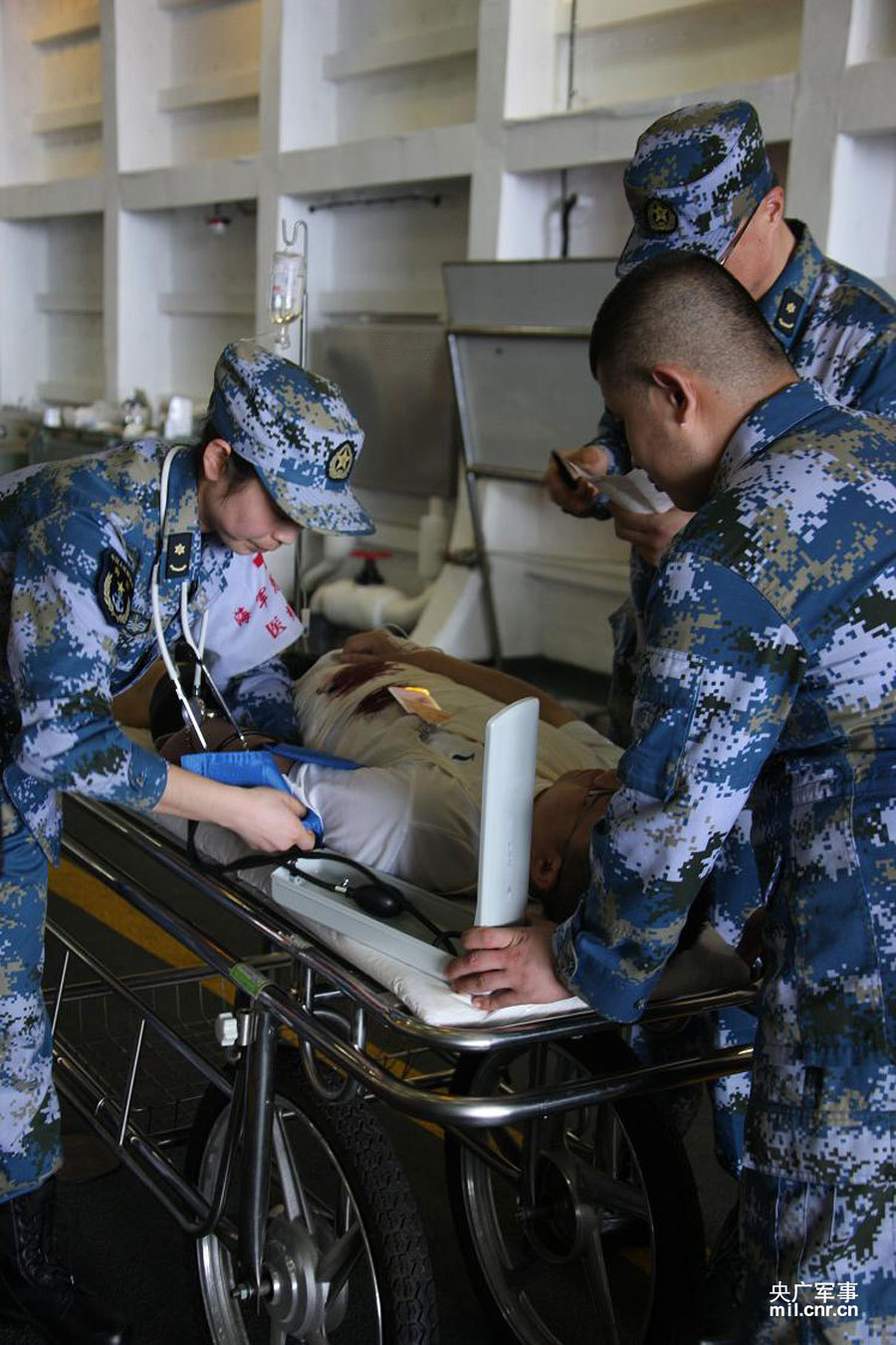 海军建制医疗队海外首救援演练