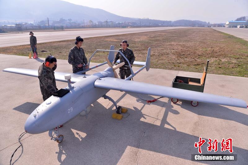 韩国无人机部队进行飞行训练