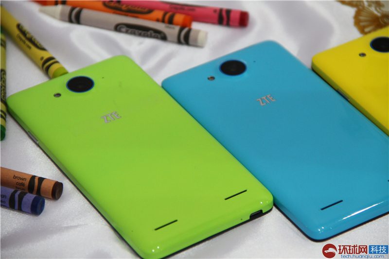 红米手机新的竞争者 中兴红牛v5手机现场多图