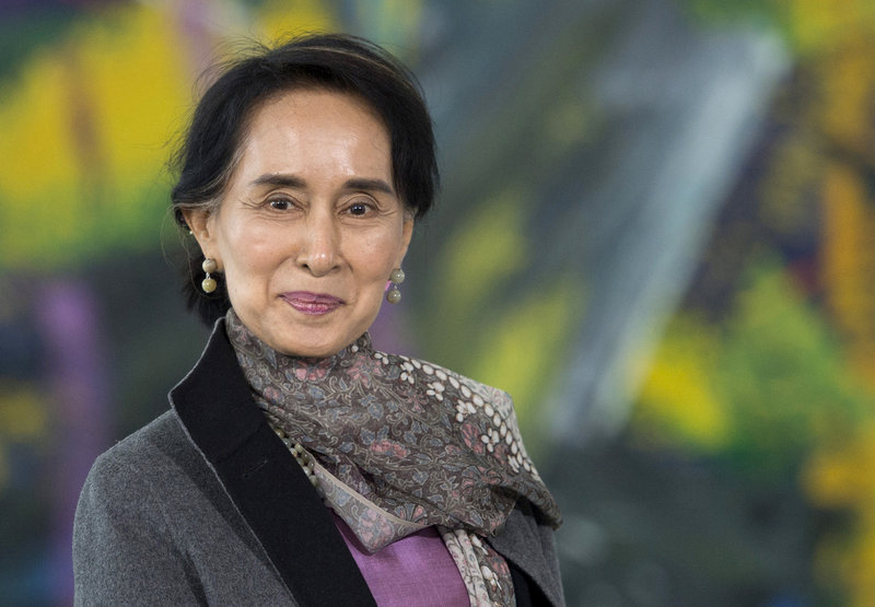 昂山素季出访德国总统高克张开怀抱欢迎