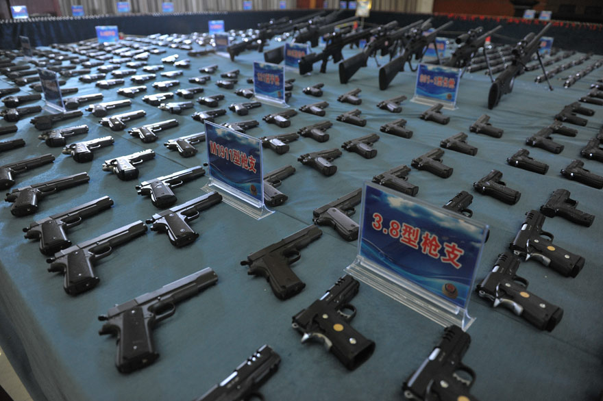 贵阳地下兵工厂缴枪15万支