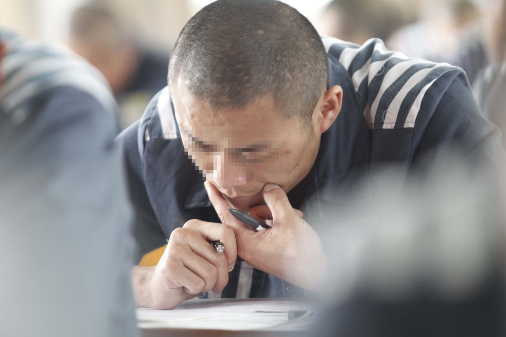 湖北武昌监狱千名服刑人员参加高等教育自学考试