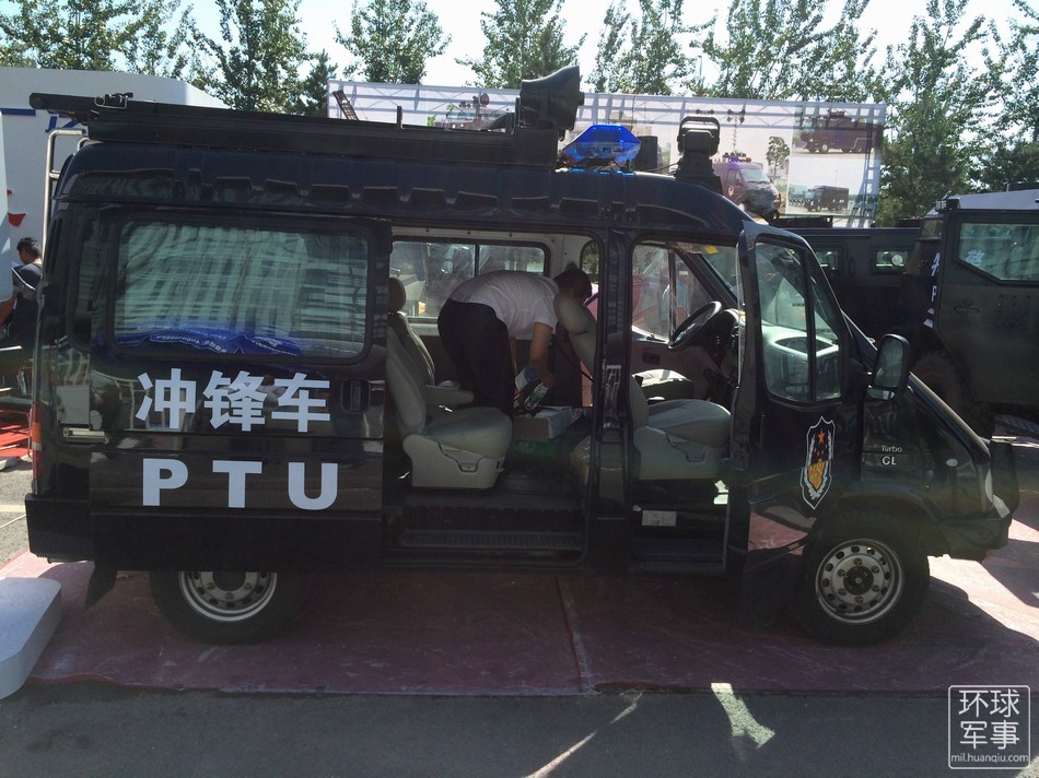 警用防暴冲锋车(摄影:刘昆)
