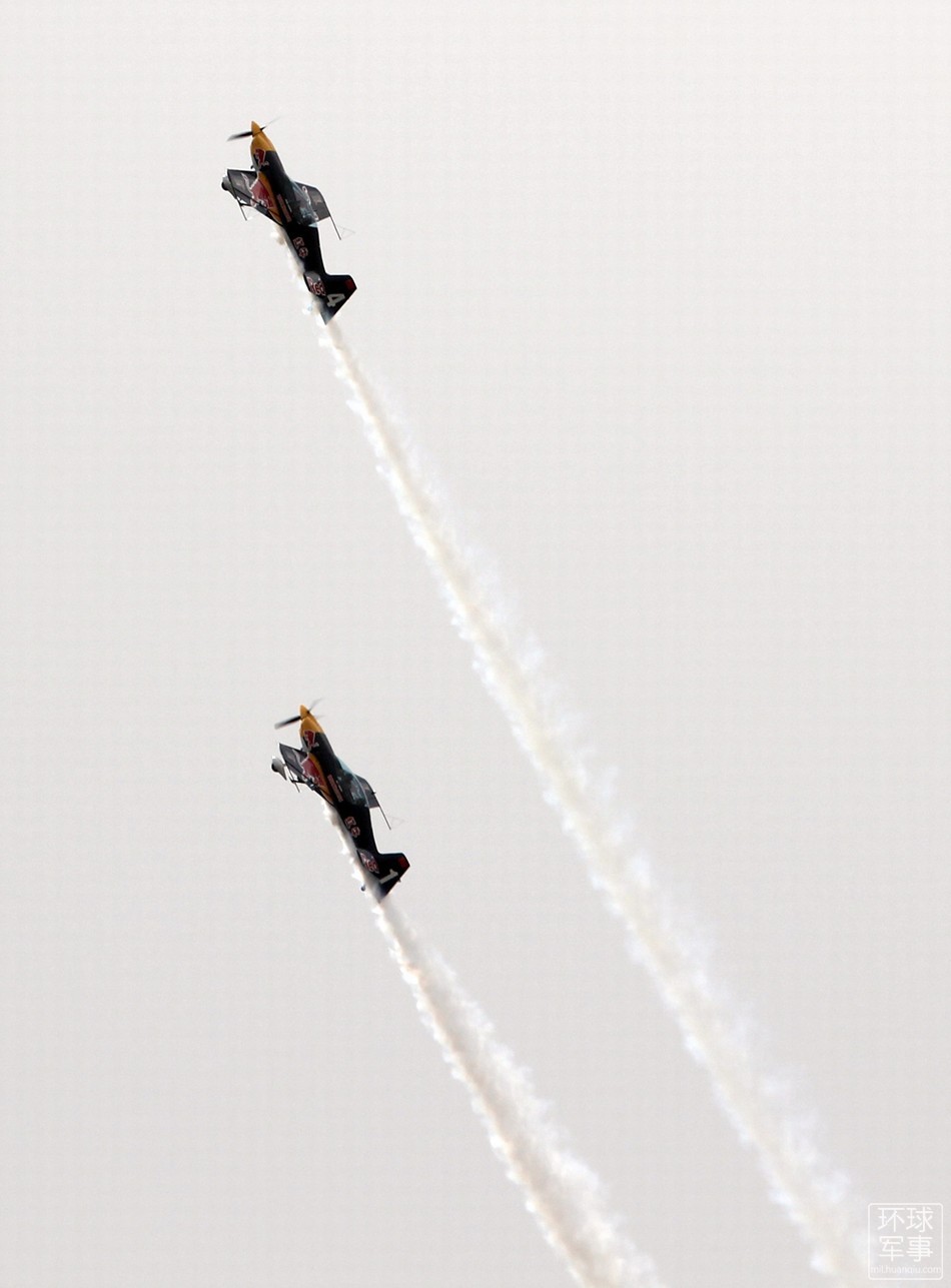 中国红牛特技飞行队炫酷首秀