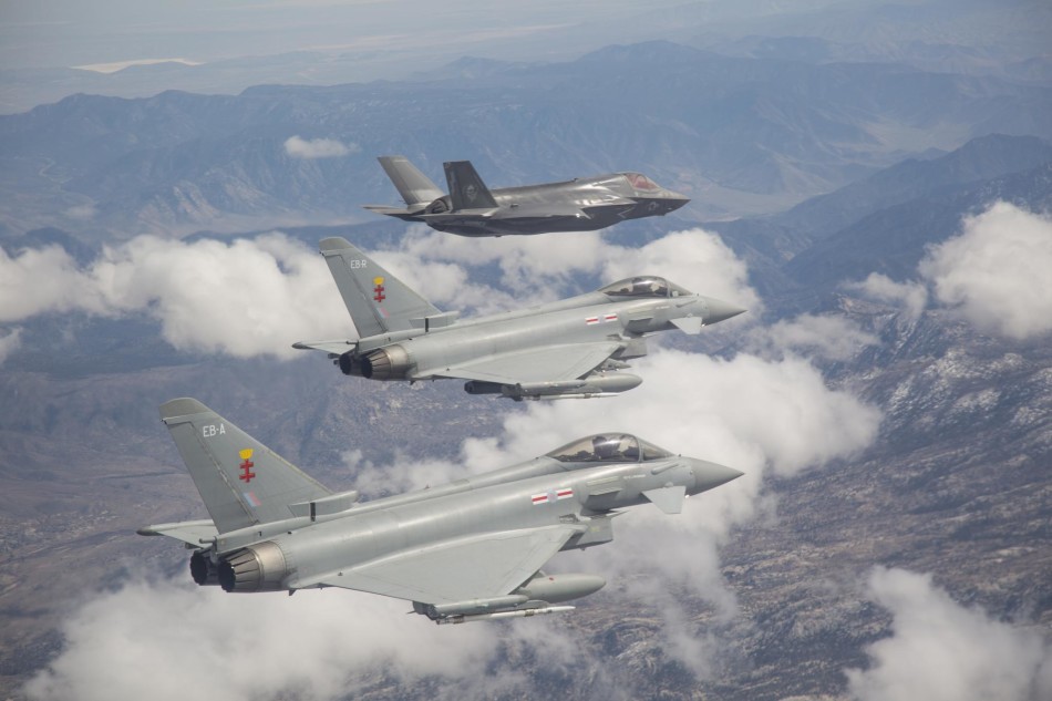 4架f-35比翼飞行abc型号齐全