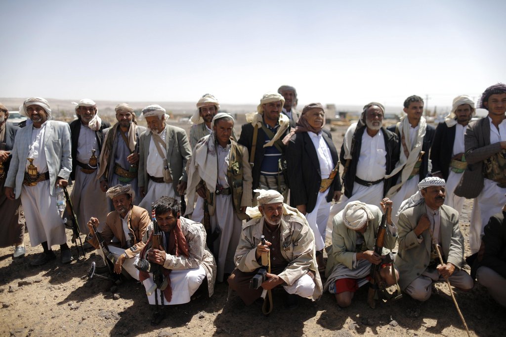 也门武装部落人员集会 支持也门军队反基地组织行动