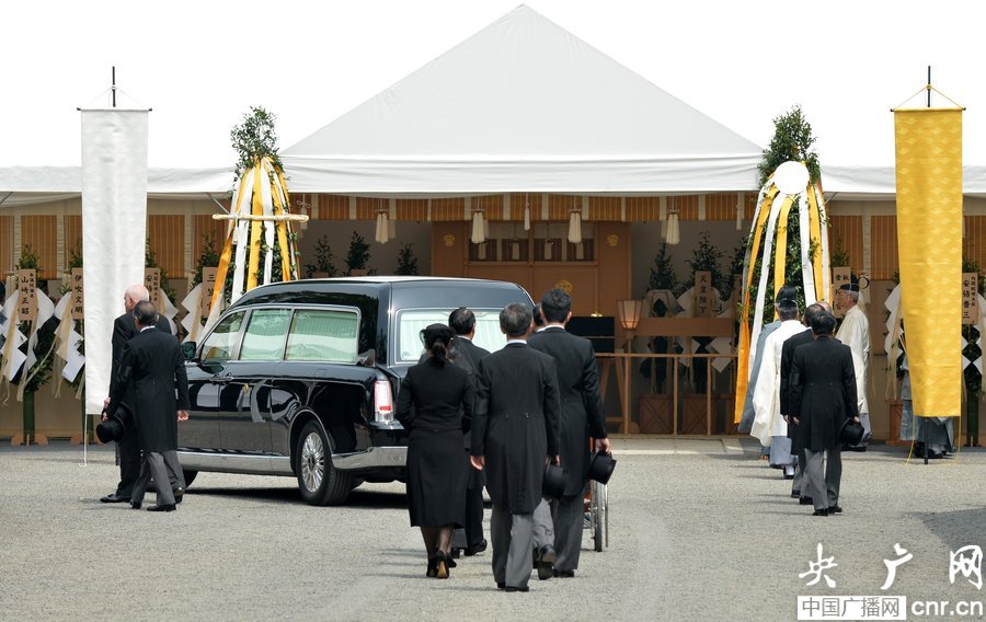 日本桂宫亲王葬礼举行 皇太子夫妇出席