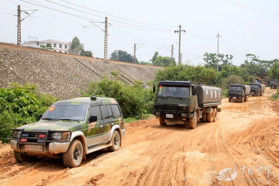 解放军汽车兵训练场惊心动魄