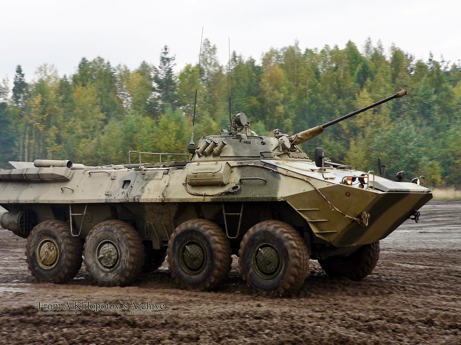 BTR-90两栖步兵战车图片