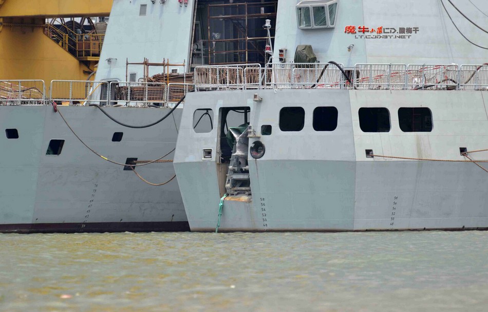 反潜版056型护卫舰的尾部舱门(鸣谢:超大军事 魔牛小队)