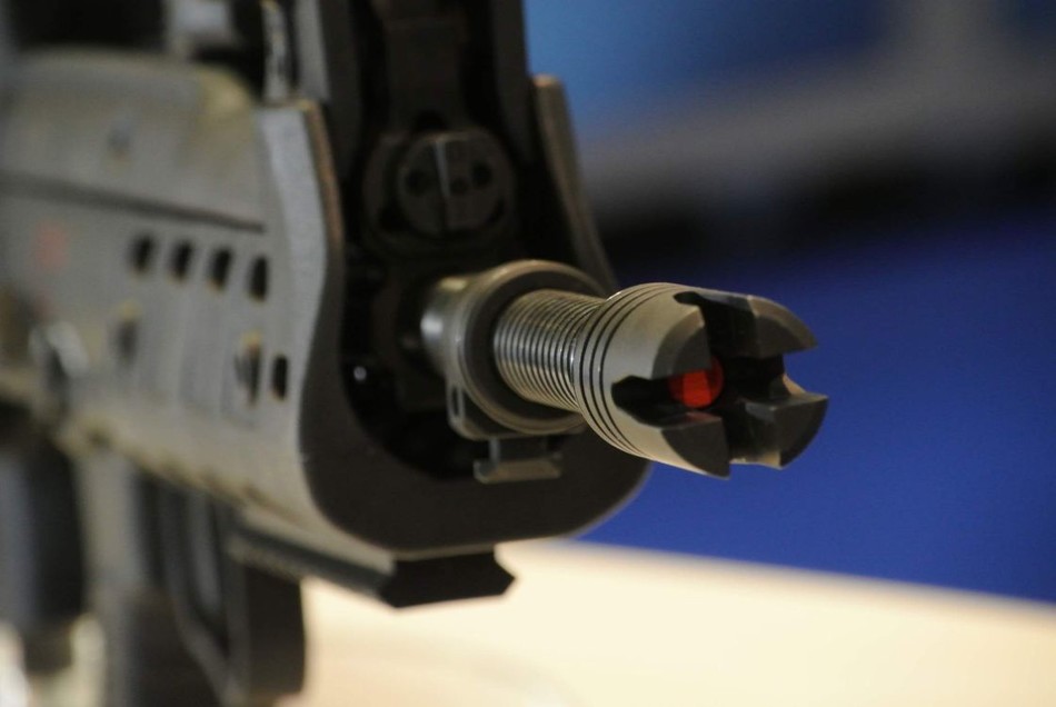 克罗地亚军工企业展出的最新款vhs2型无托突击步枪