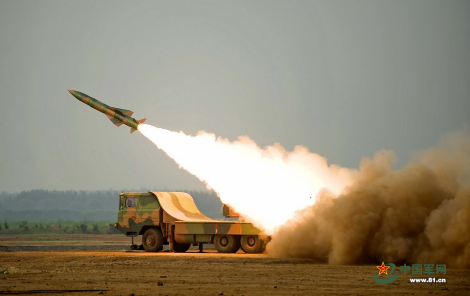 红旗12导弹装弹发射猛照公开