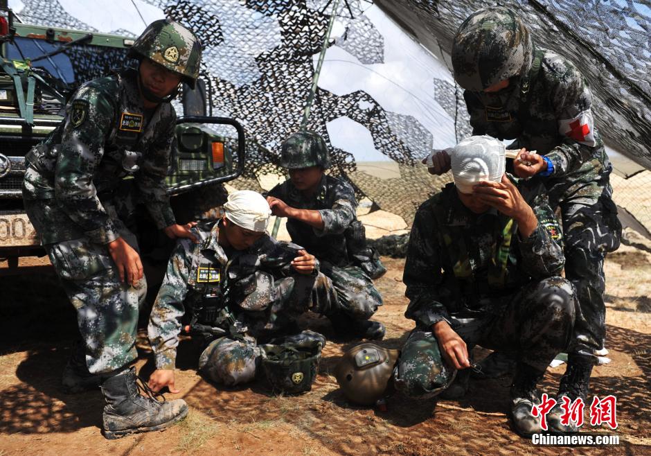 朱日和军演99式坦克终于上阵