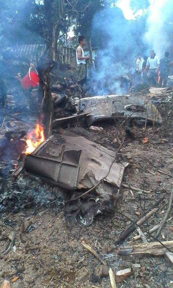 越南米171武直坠毁10余人死亡