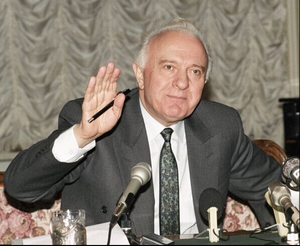 苏联末代外交部长谢瓦尔德纳泽逝世享年86岁