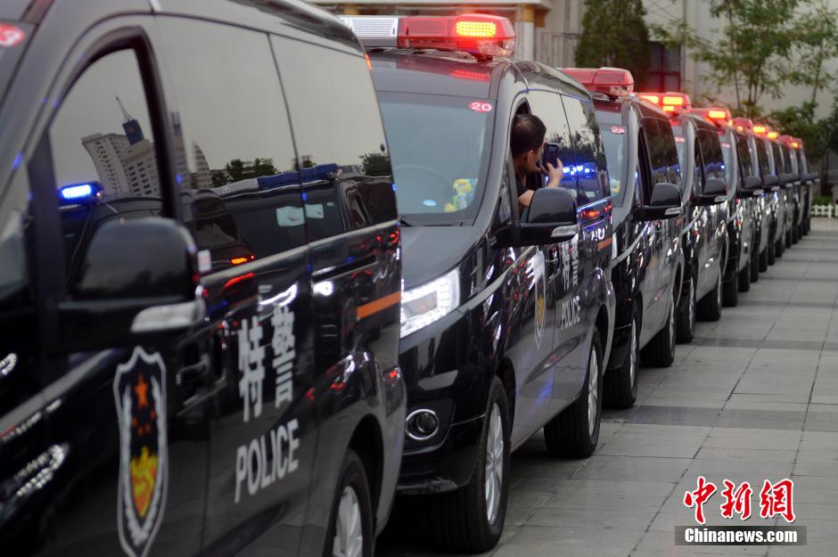 太原向特警配發大量武裝巡邏車