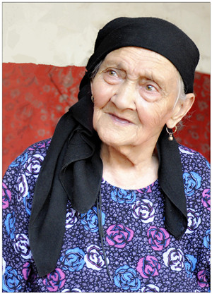 101岁呼伦贝尔奶奶图片