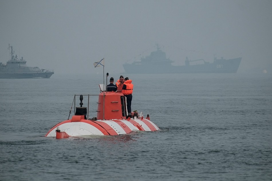 俄罗斯海军潜艇救生艇难得一见