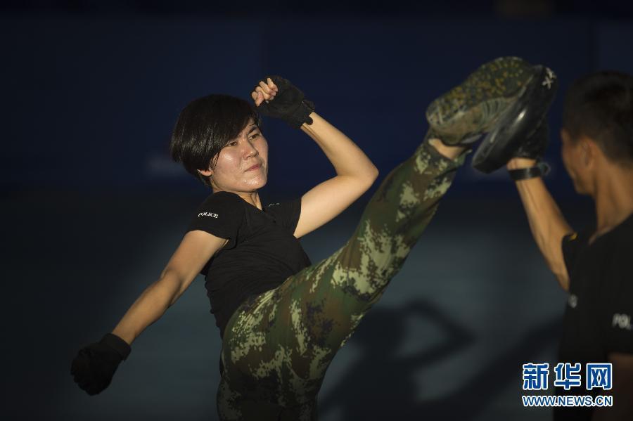 新疆90后女特警个个怀绝技