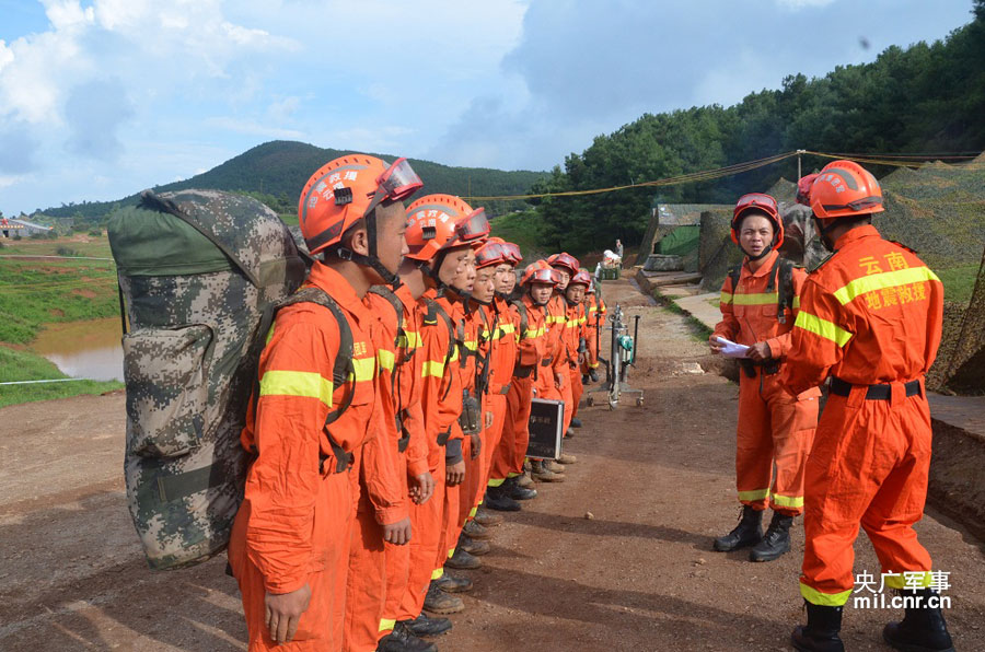 第14集团军工兵团奔赴云南灾区