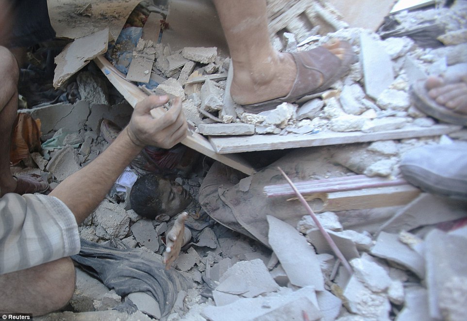 加沙血腥现状:处在崩溃边缘 尸体堆积如山