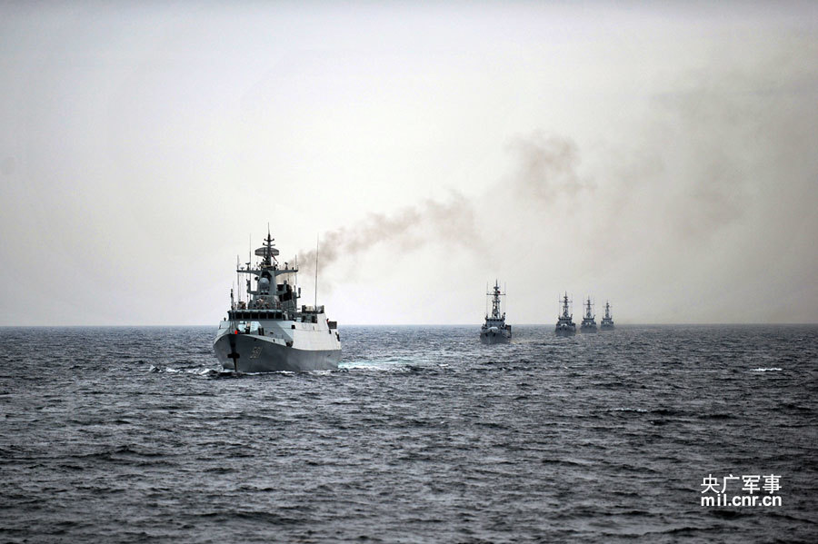 曝032级导弹试验潜艇参加军演