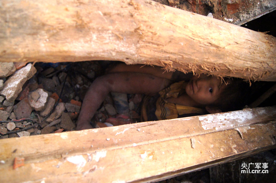 首支鲁甸抗震救援部队照片曝光