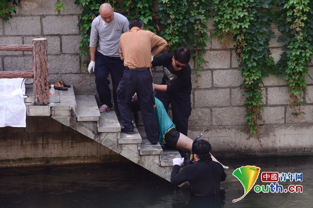 北京积水潭河中现漂浮女尸吓坏游泳人