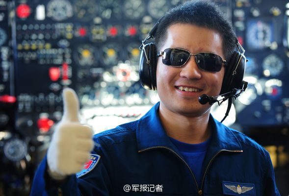 中国空军机务兵超帅写真