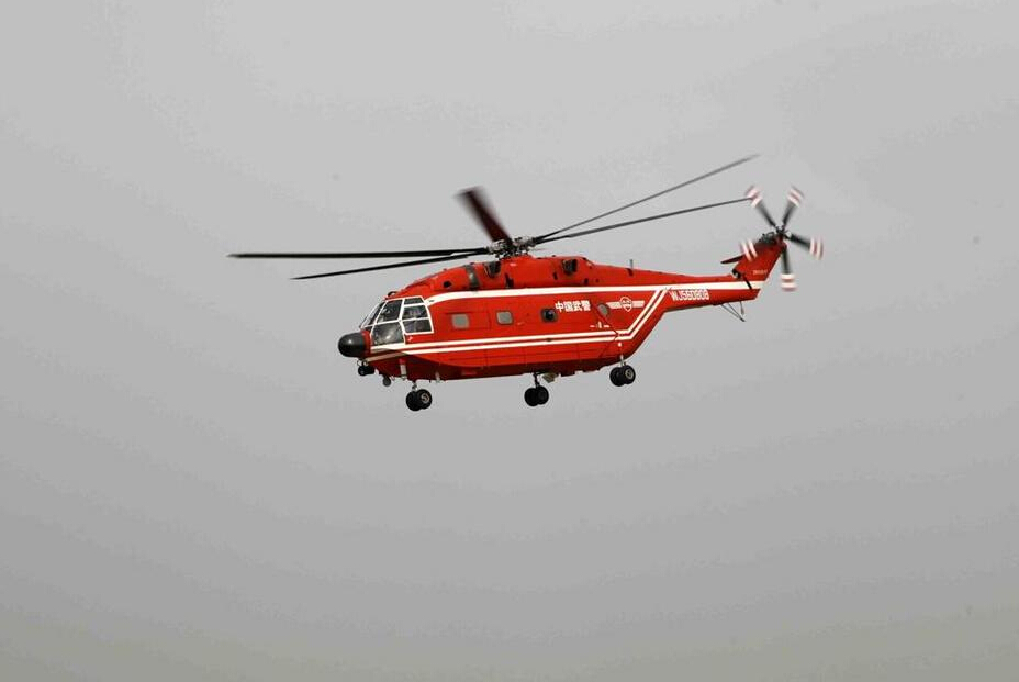 武警出动直8赴大兴安岭驻防