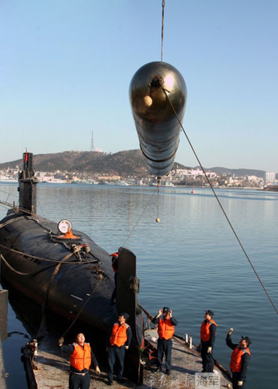 中国海军宋级潜艇现身斯里兰卡