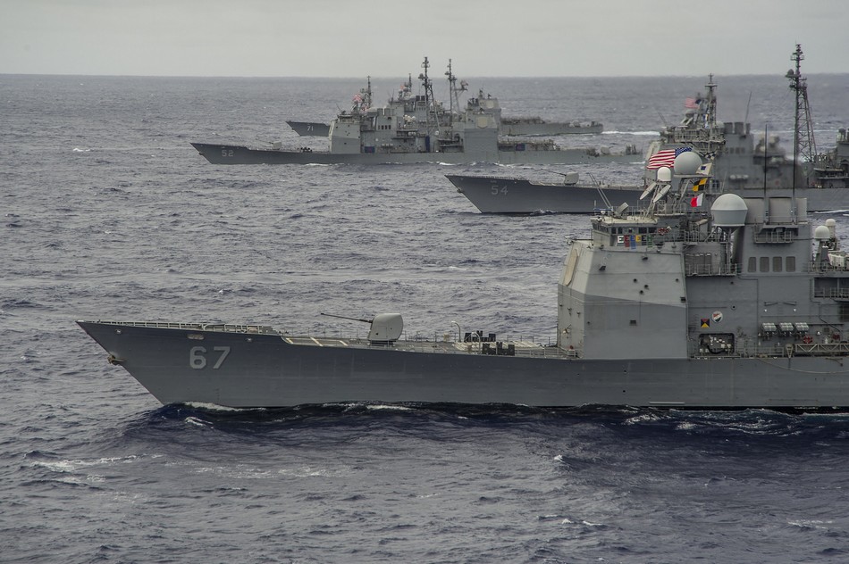 数量限定セール USSヴィンセンスCG-49ミサイル巡洋艦のシルエット パーカー rmladv.com.br