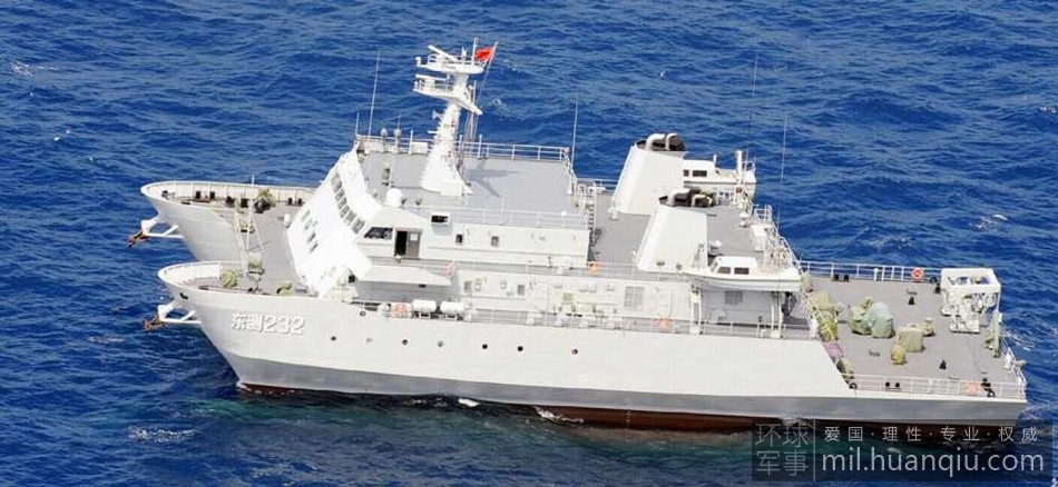 中国双体测量船现身冲绳附近