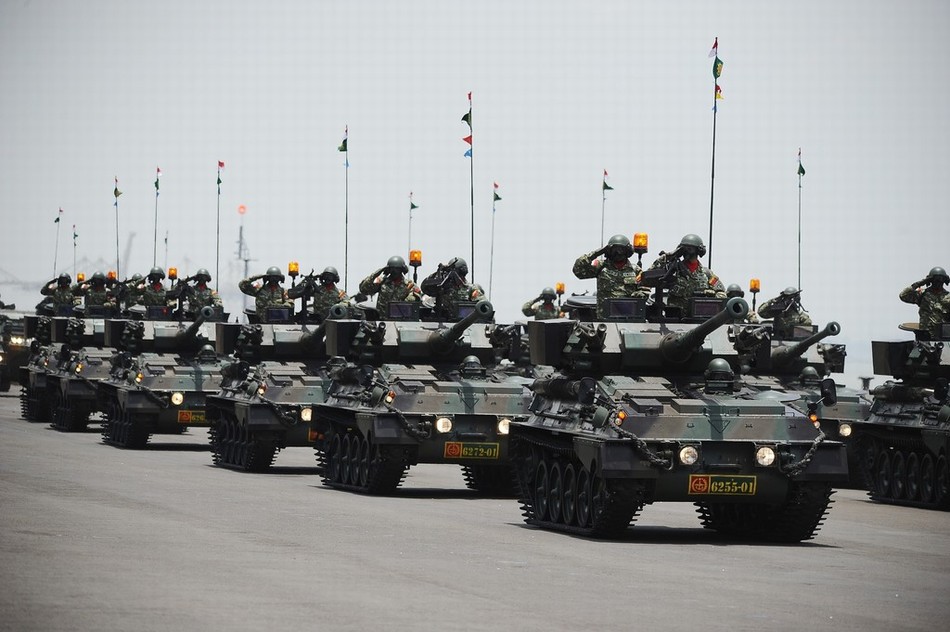 印尼迫不及待展示新买豹2坦克